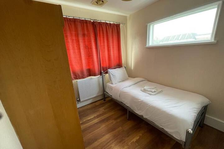Room 2 of 22