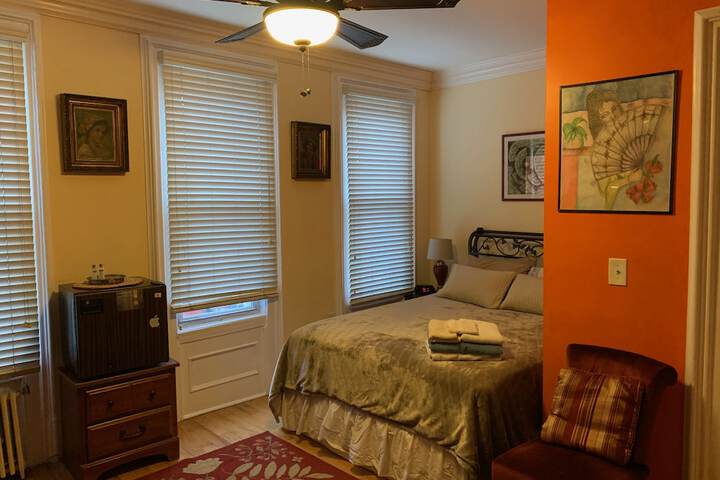 Room 11 of 24