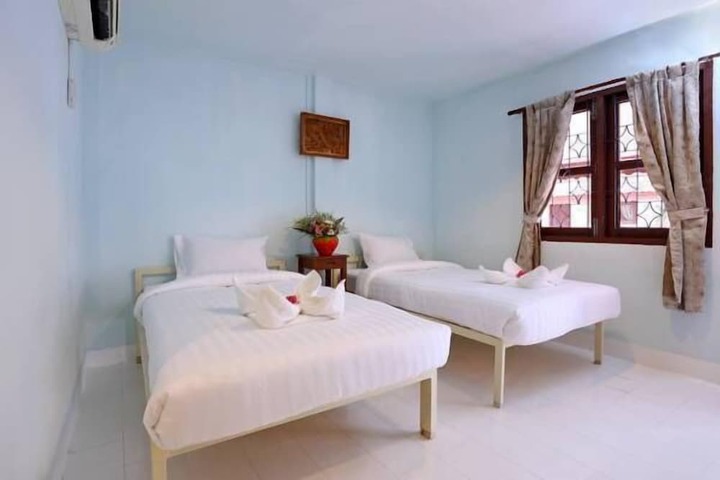 Room 12 of 72