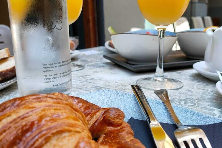 Breakfast/Coffee Service 82 of 101