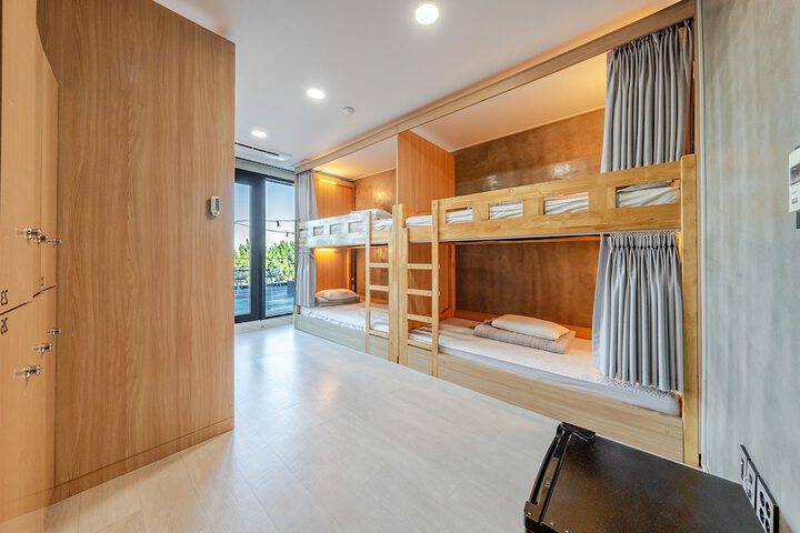 Room 76 of 109