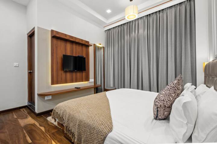 Room 12 of 40