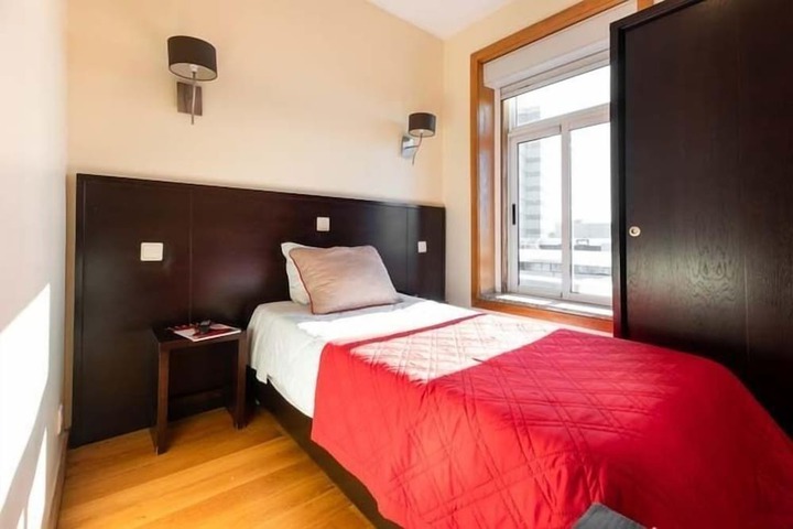Room 21 of 36