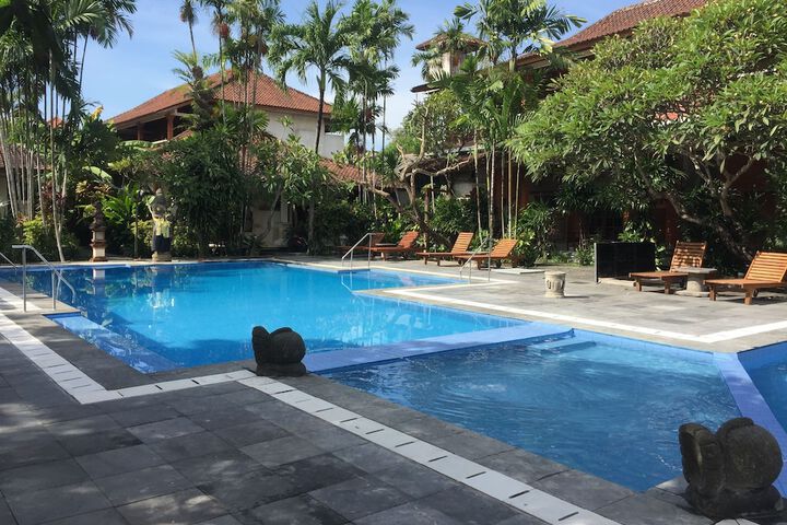 Pools & Facilities