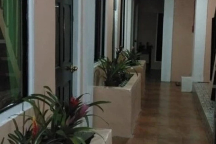 Room 6 of 12