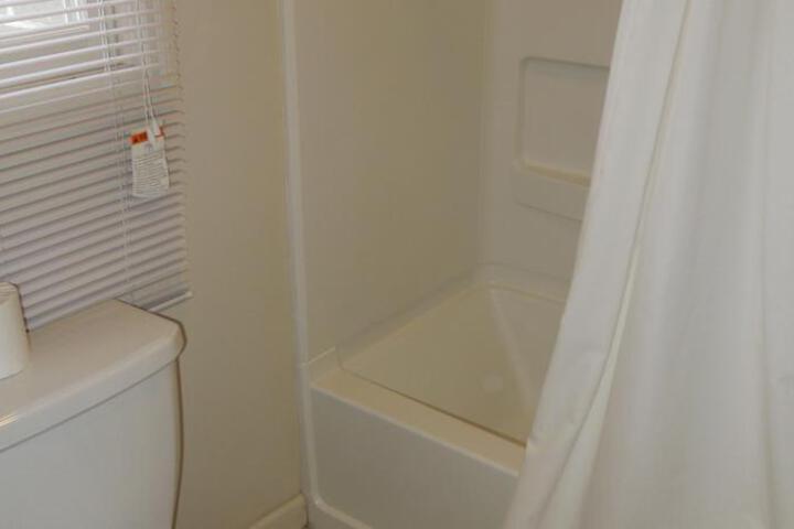 Image of LEOLA INN AND SUITES