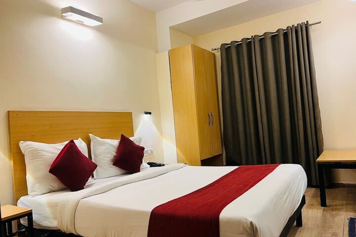 Room 5 of 15