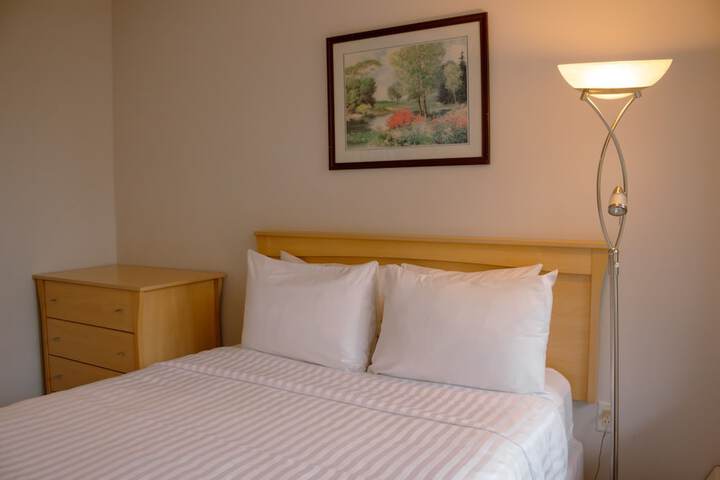 Room 8 of 80