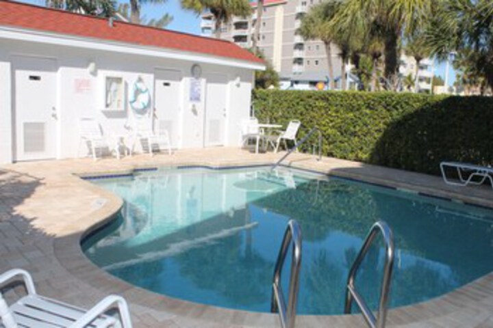 Pool 18 of 25