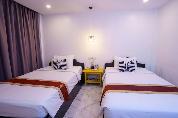 Room 15 of 48