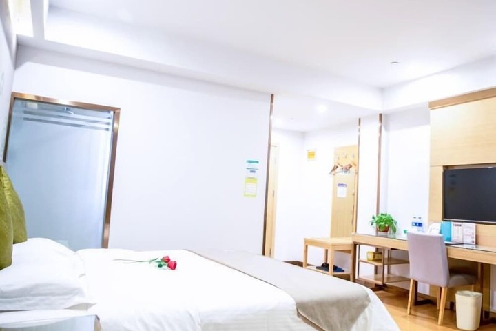 Room 11 of 38
