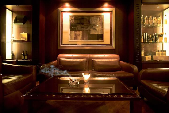 Lounge 120 of 160