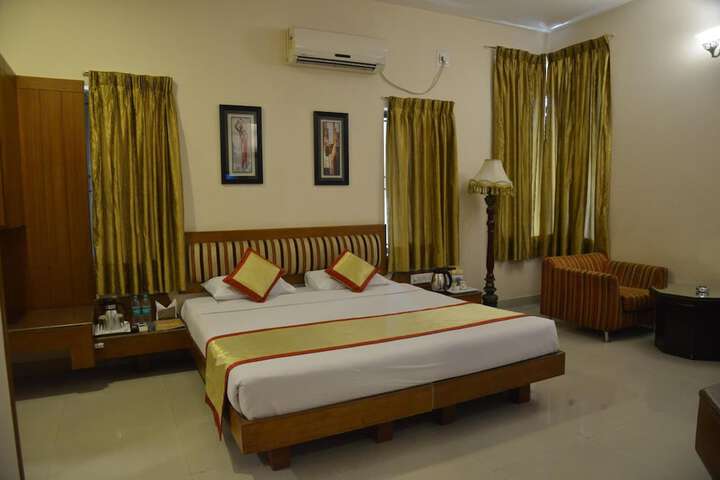 Room 14 of 30
