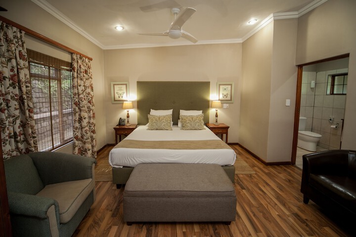 Room 12 of 76