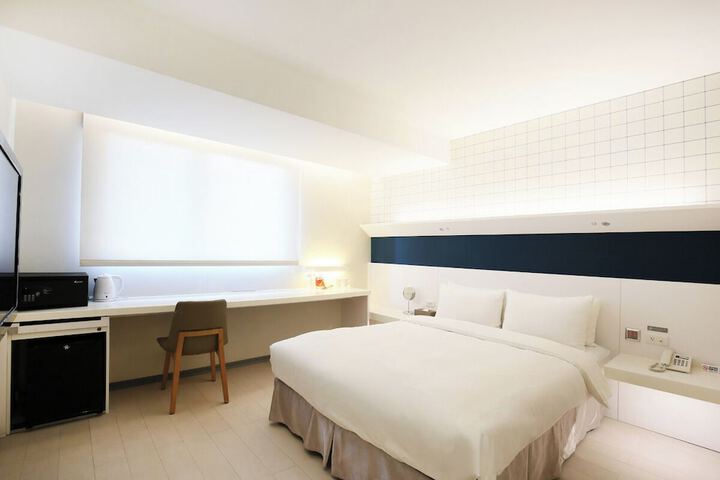 Room 12 of 49