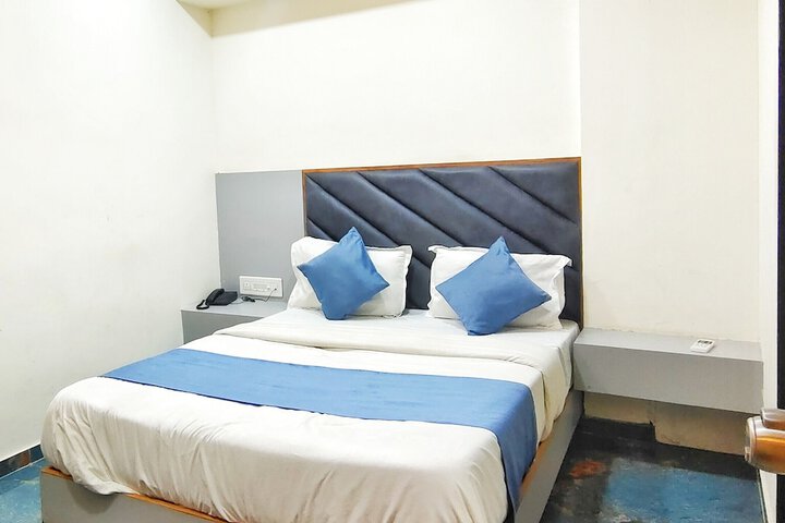 Room 12 of 15