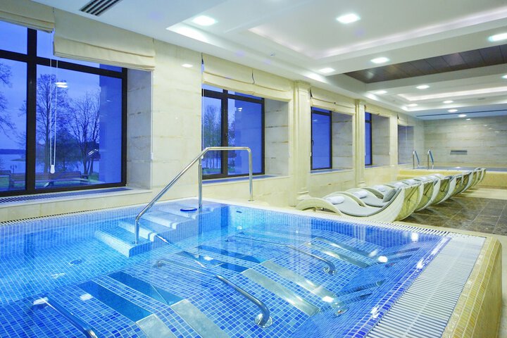 Pool Hotel