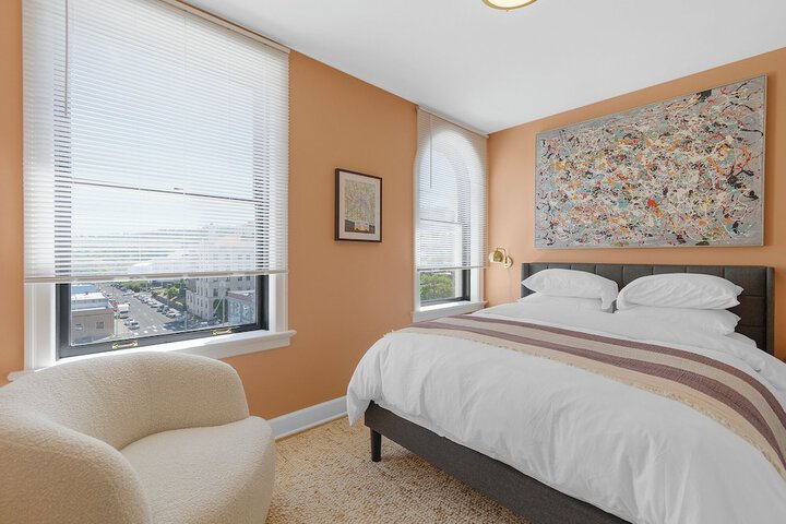 Room 42 of 172