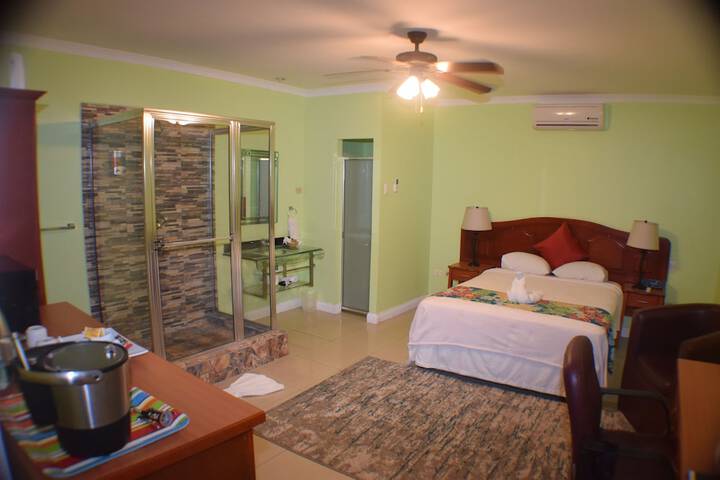 Room 14 of 21
