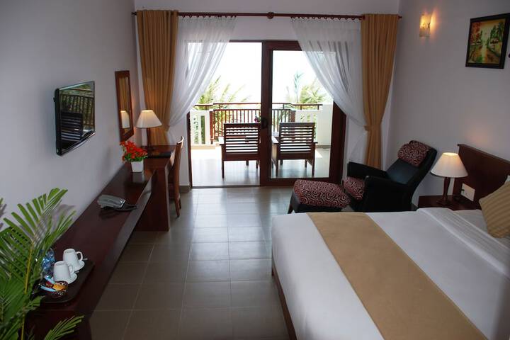 Room 4 of 37