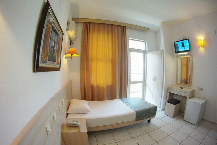 Room 10 of 17