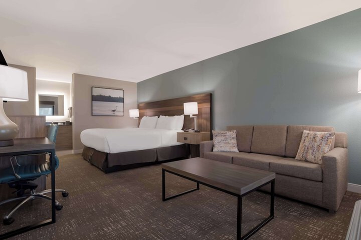 Room 5 of 24