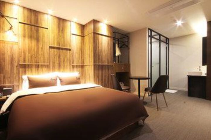 Room 19 of 51