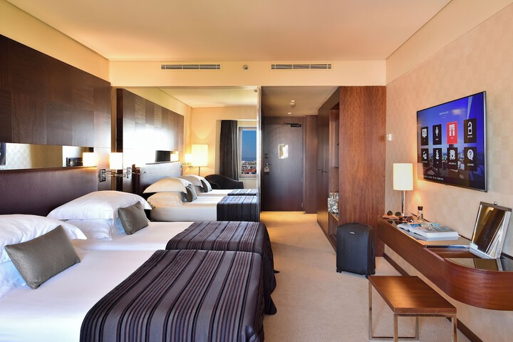 Room 26 of 106