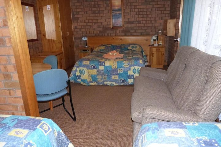 Room 10 of 35
