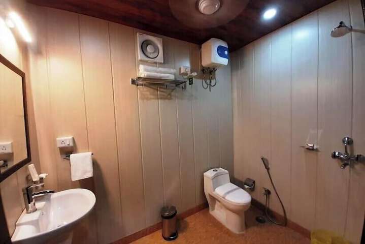 Room 12 of 15