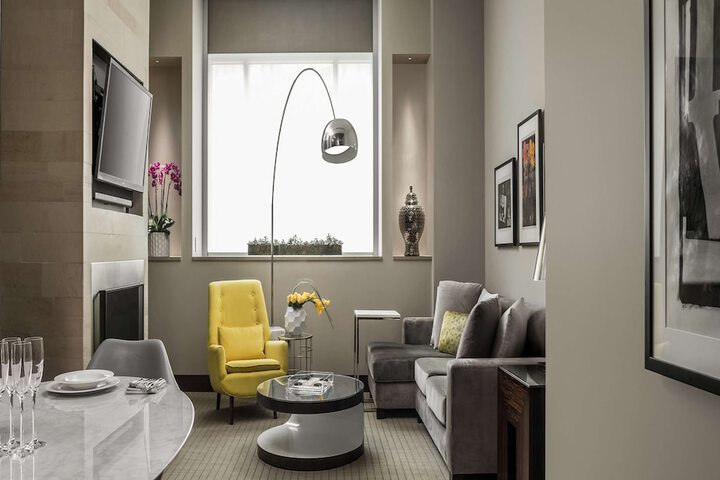 Room 51 of 182