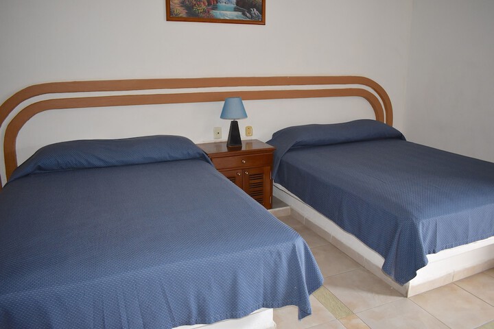 Room 5 of 75