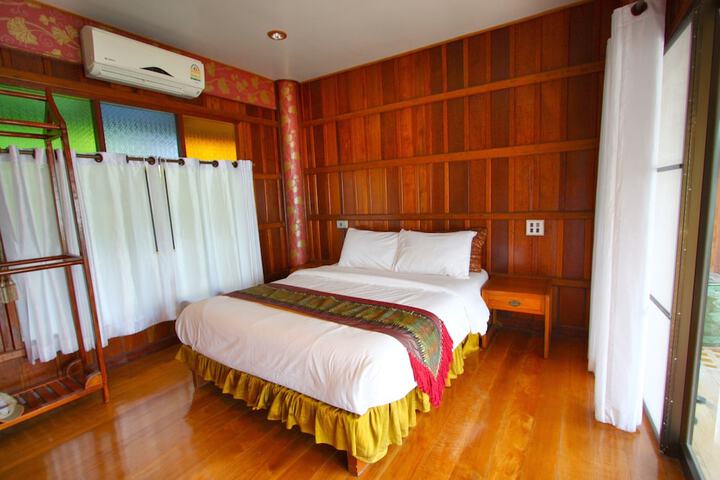 Room 13 of 73