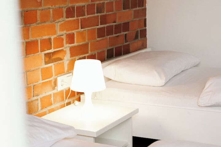 Room 10 of 76