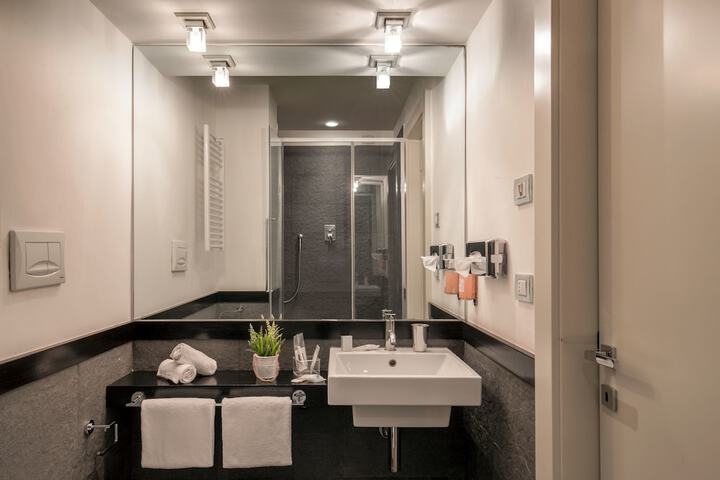 Room 28 of 54