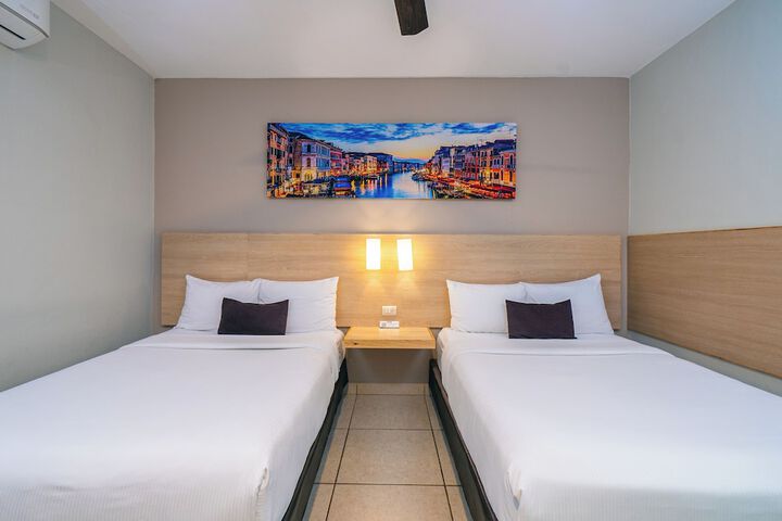 Room 2 of 44
