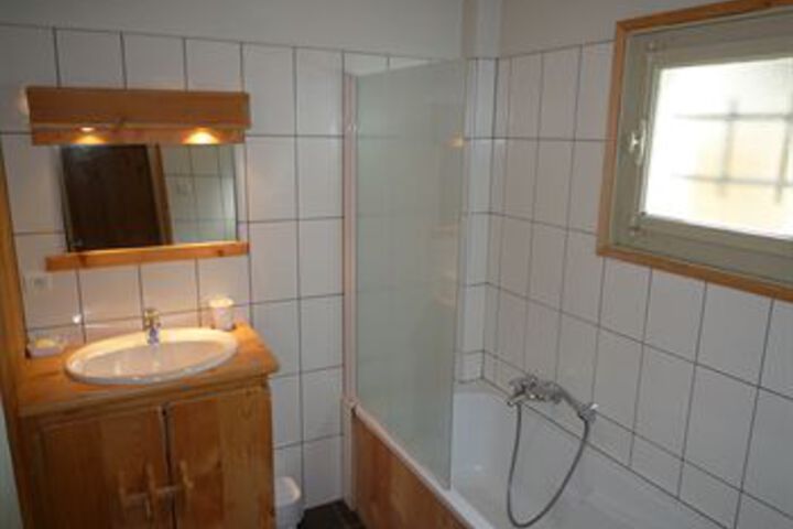Room 2 of 18