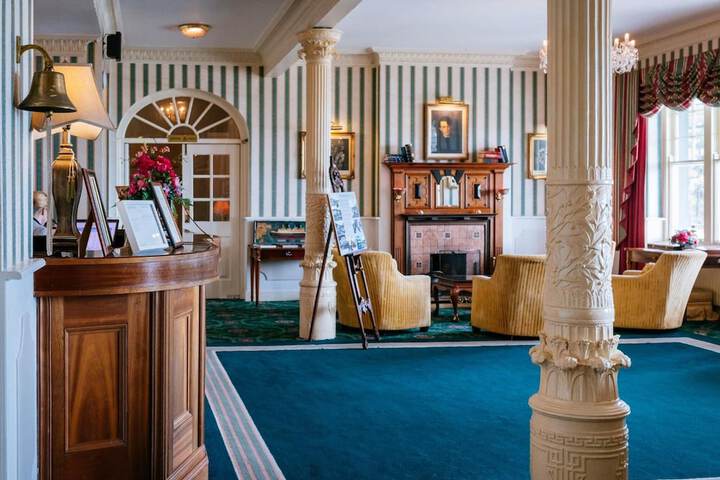 Hotel Lobby