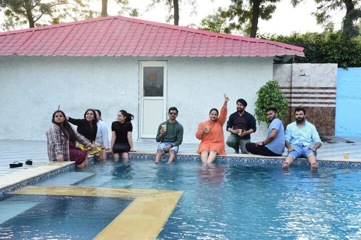 Pool 22 of 36