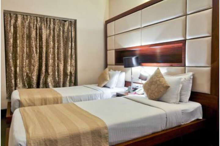 Room 9 of 31