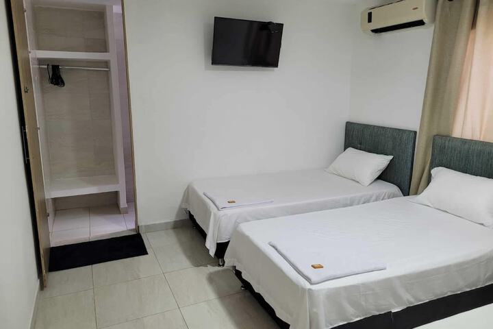 Room 15 of 33