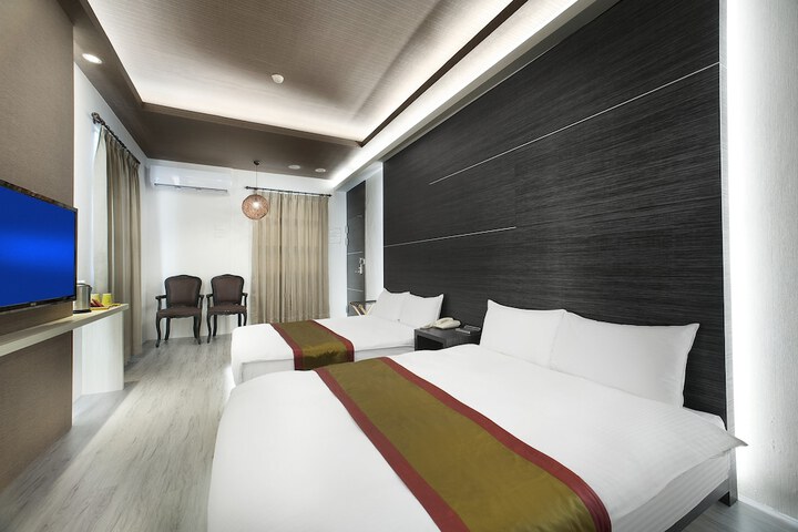 Room 21 of 38