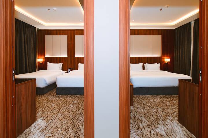 Room 9 of 22
