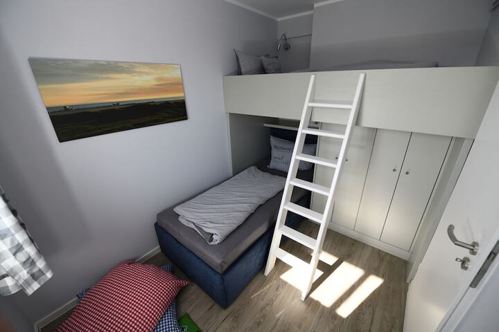 Room 16 of 75