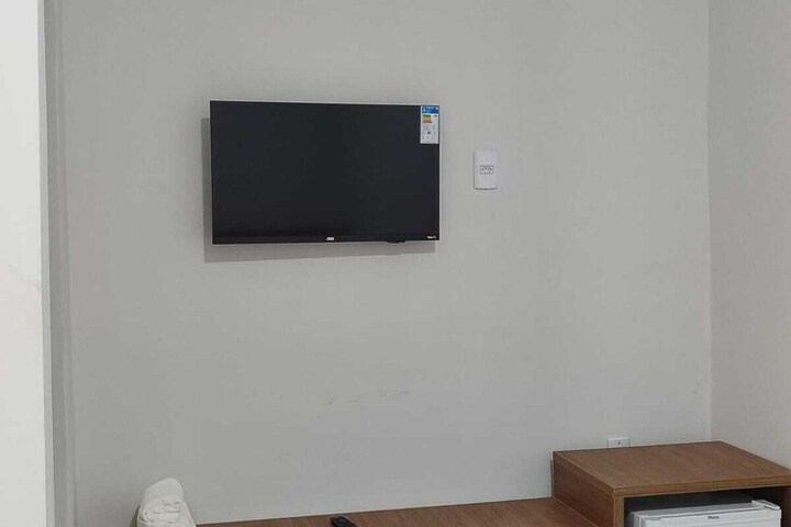 Room 5 of 49