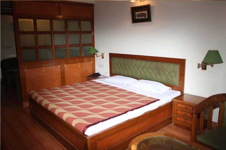 Room 9 of 34