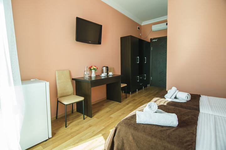 Room 6 of 48