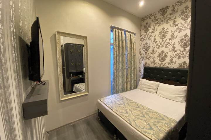 Room 21 of 75