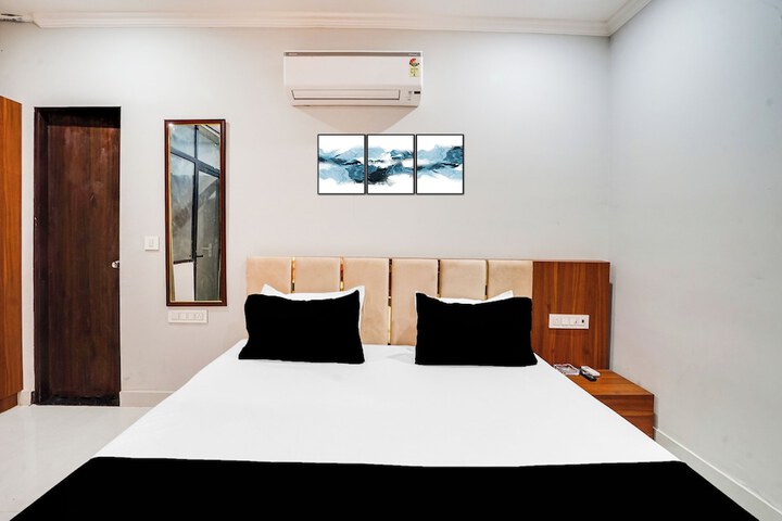 Room 17 of 29