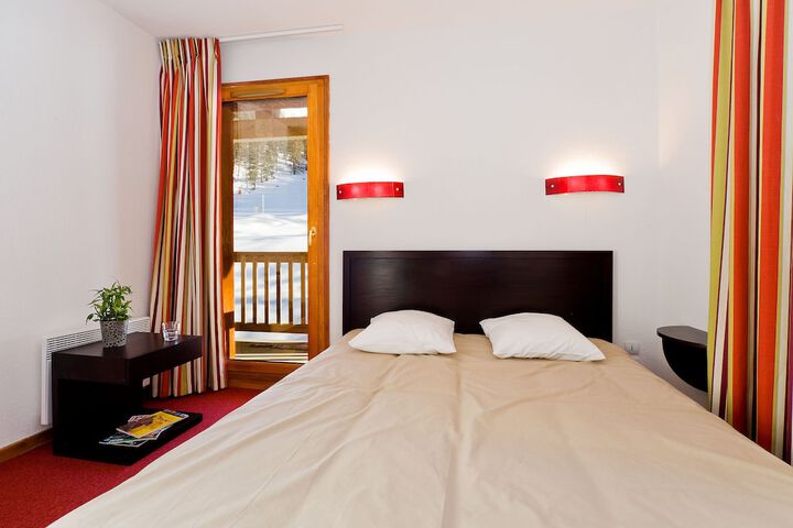 Room 2 of 43